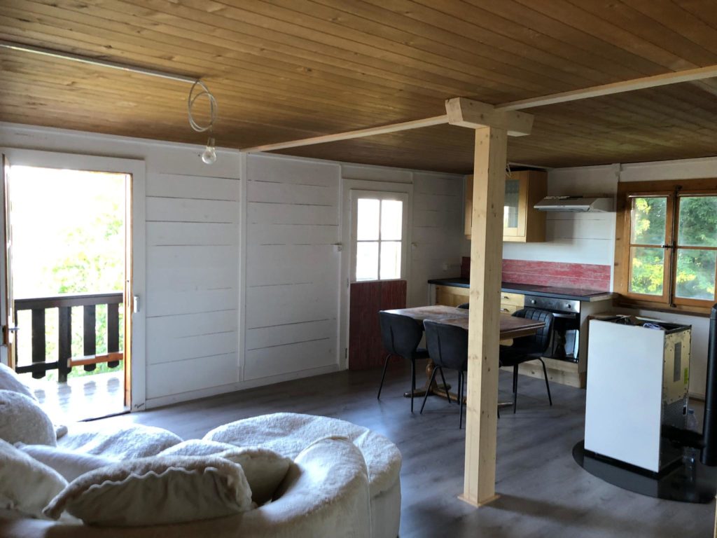 Wie die 3D-Visualisierung das Home Staging und Interior Design für Immobilienmakler revolutioniert 19 Küche eines Chalets vor der Renovierung